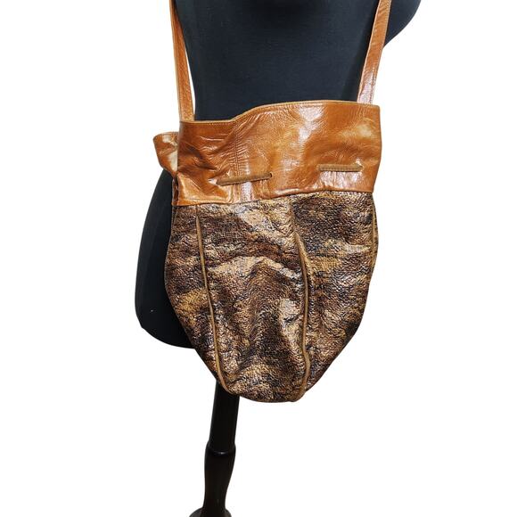 Stuart Weitzman Bucket Bag Crossbody Purse Brown Leather Classic Boho - Picture 4 of 6